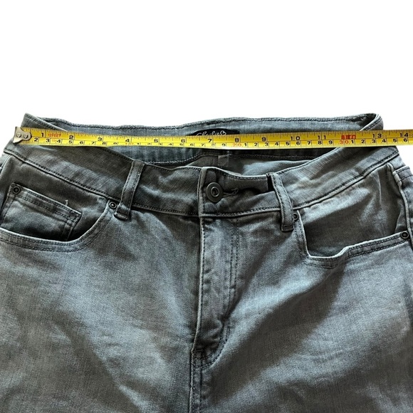 Charlie Grey Cropped Slim Straight Jeans Size 8 | Stretch Mid-Rise Casual Denim - Picture 5 of 10